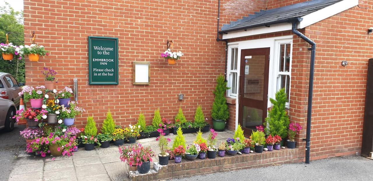 The Emmbrook Inn Hotel Wokingham Exterior foto